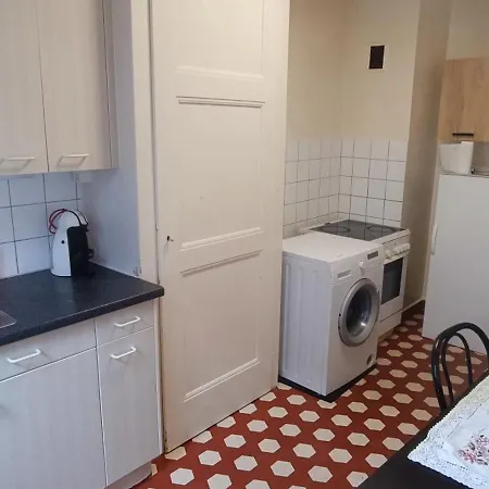 F2 Proche Centre Apartment
